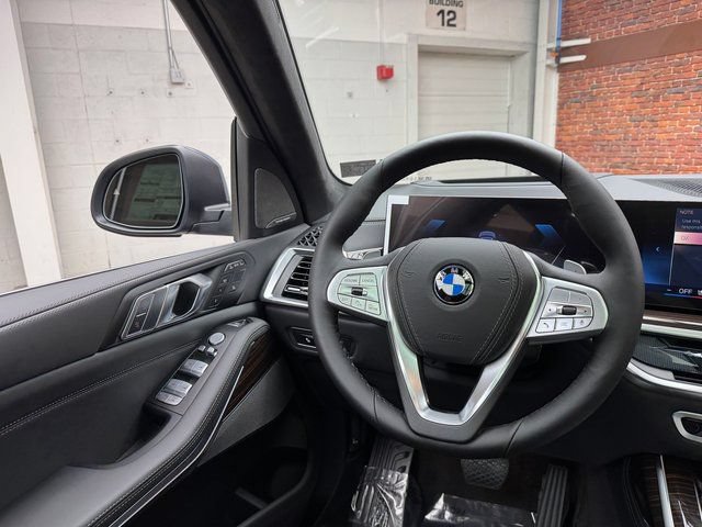 Used 2026 BMW X7 xDrive40i AWD/4WD image 13