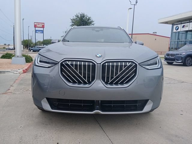 Used 2025 BMW X3 xDrive30i AWD/4WD image 2