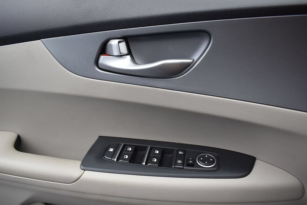 Used 2021 Kia Forte LXS FWD image 31