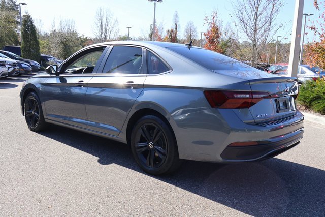 Certified 2023 Volkswagen Jetta SE image 7