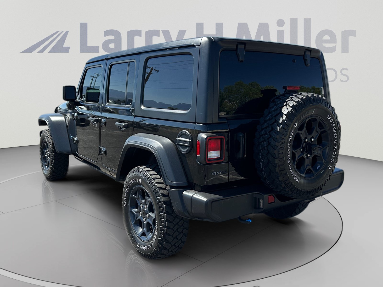 Used 2023 Jeep Wrangler Unlimited w/ 8.4" Radio Group AWD/4WD image 3