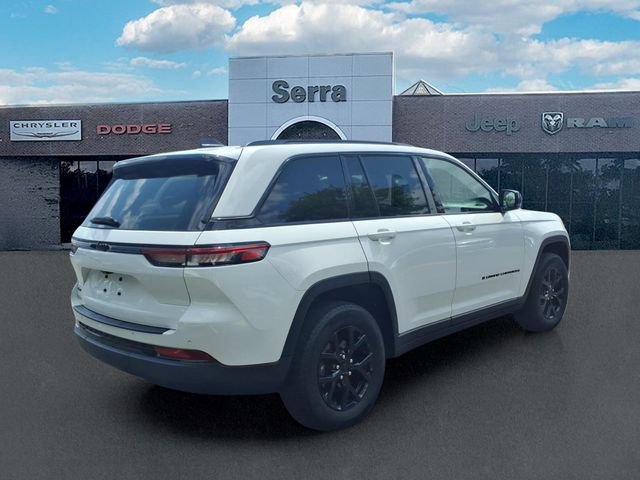 Used 2024 Jeep Grand Cherokee Altitude AWD/4WD image 7