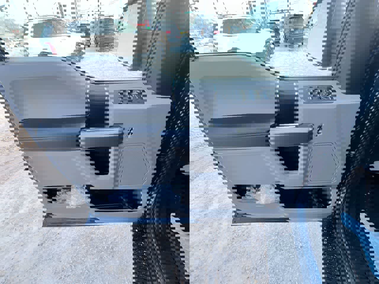 Used 2018 Ford F150 XLT w/ Trailer Tow Package image 13