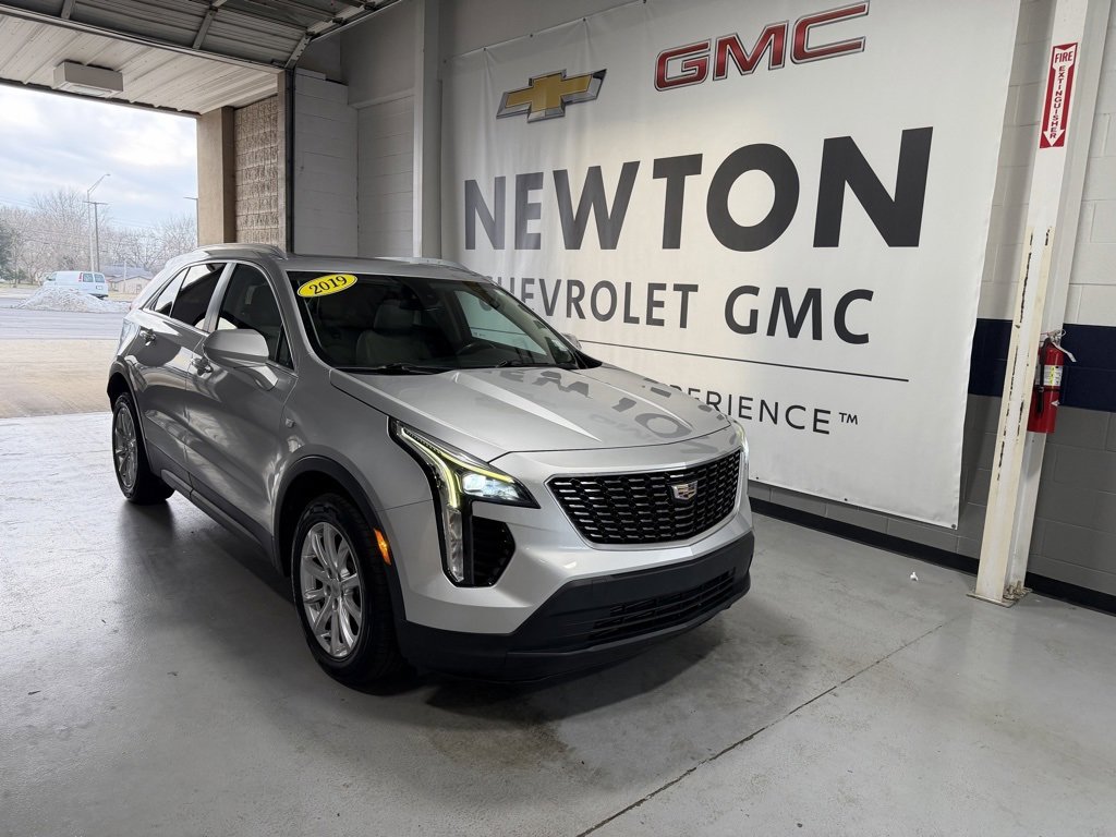 Used 2019 Cadillac XT4 Luxury image 2