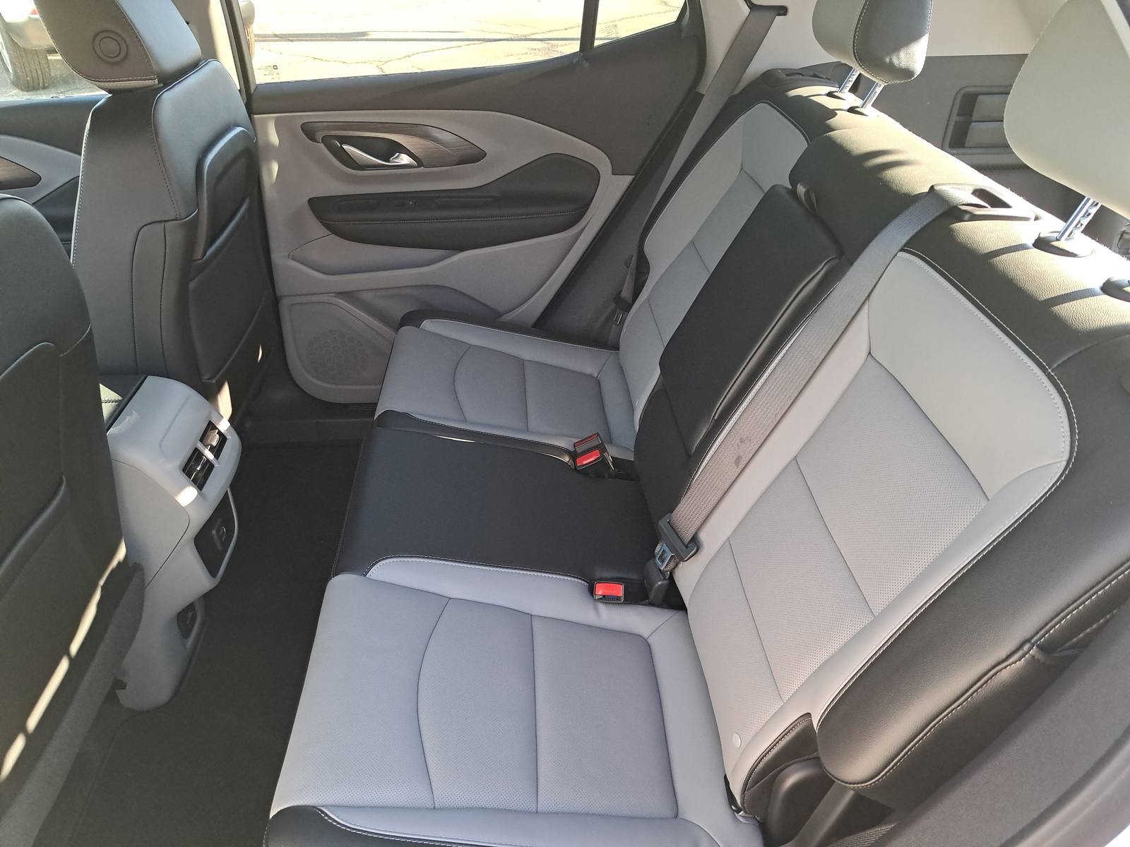 New 2024 GMC Terrain SLT AWD/4WD image 14