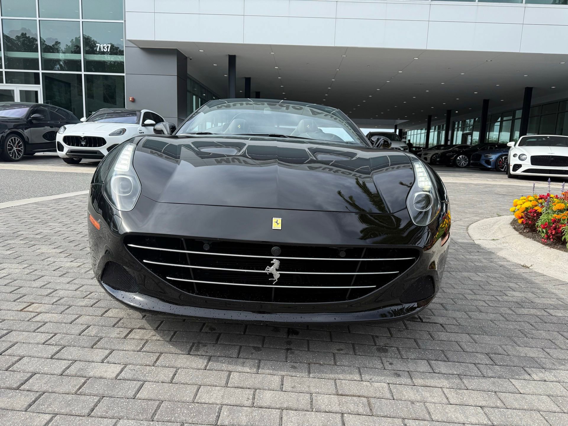 Used 2016 Ferrari California T RWD image 7