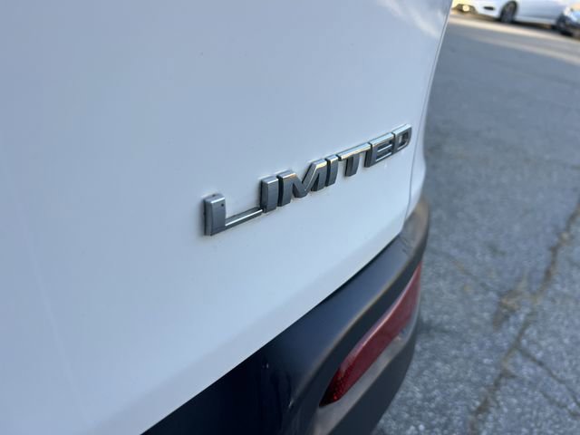 Used 2017 Jeep Cherokee Limited image 34