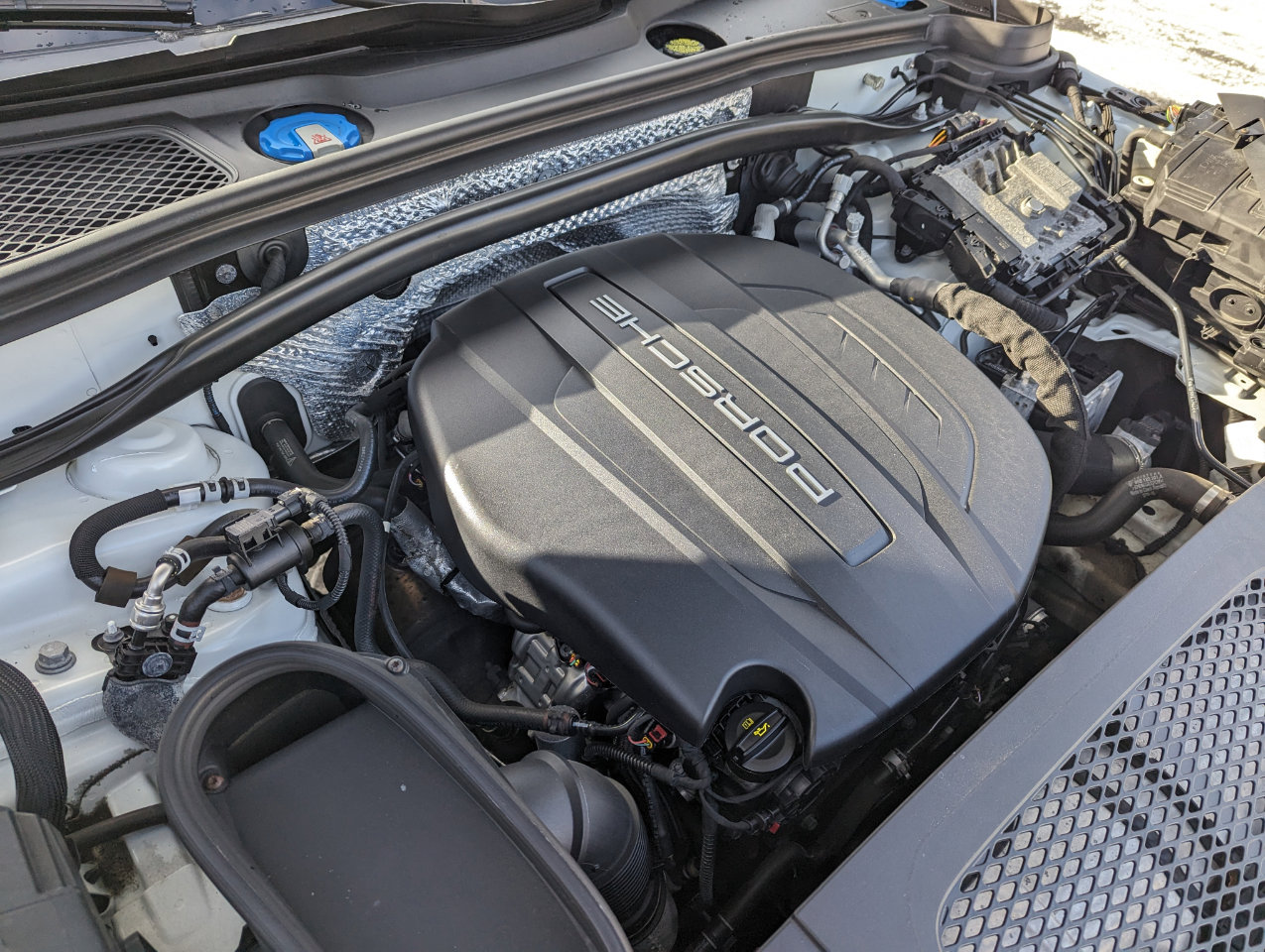 Used 2020 Porsche Macan AWD image 49