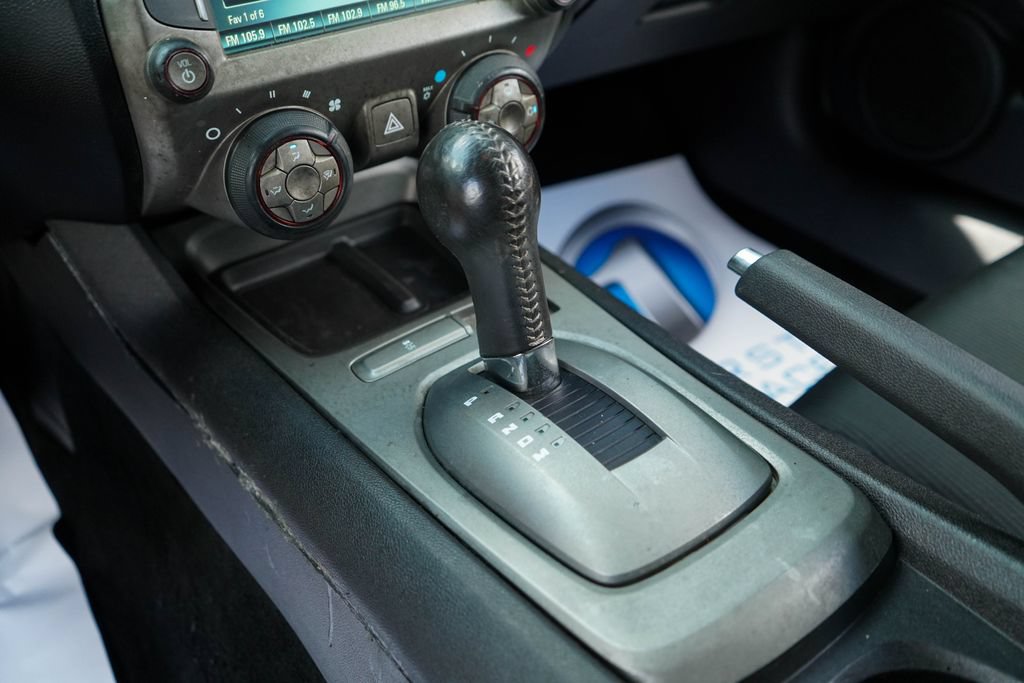 Used 2015 Chevrolet Camaro LT RWD image 32