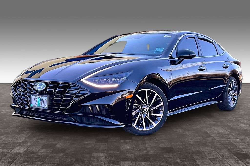 Used 2022 Hyundai Sonata Limited w/ Cargo Package image 2