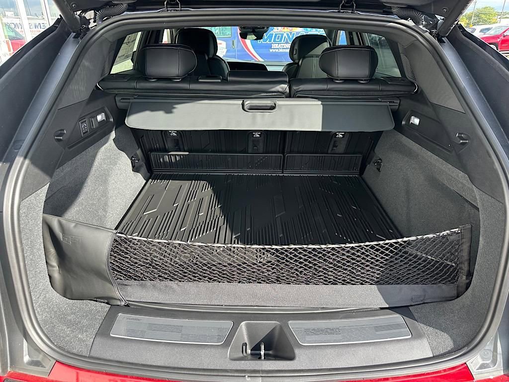 New 2026 Cadillac Lyriq V image 9