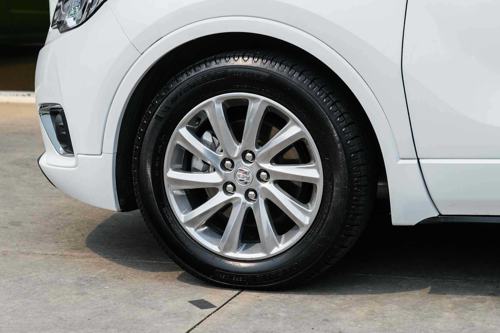 Used 2020 Buick Envision Essence FWD image 17