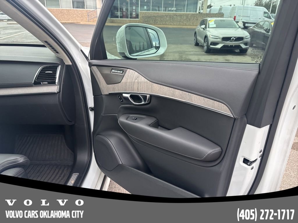 Certified 2025 Volvo XC90 B6 Ultra w/ Lounge Package image 30