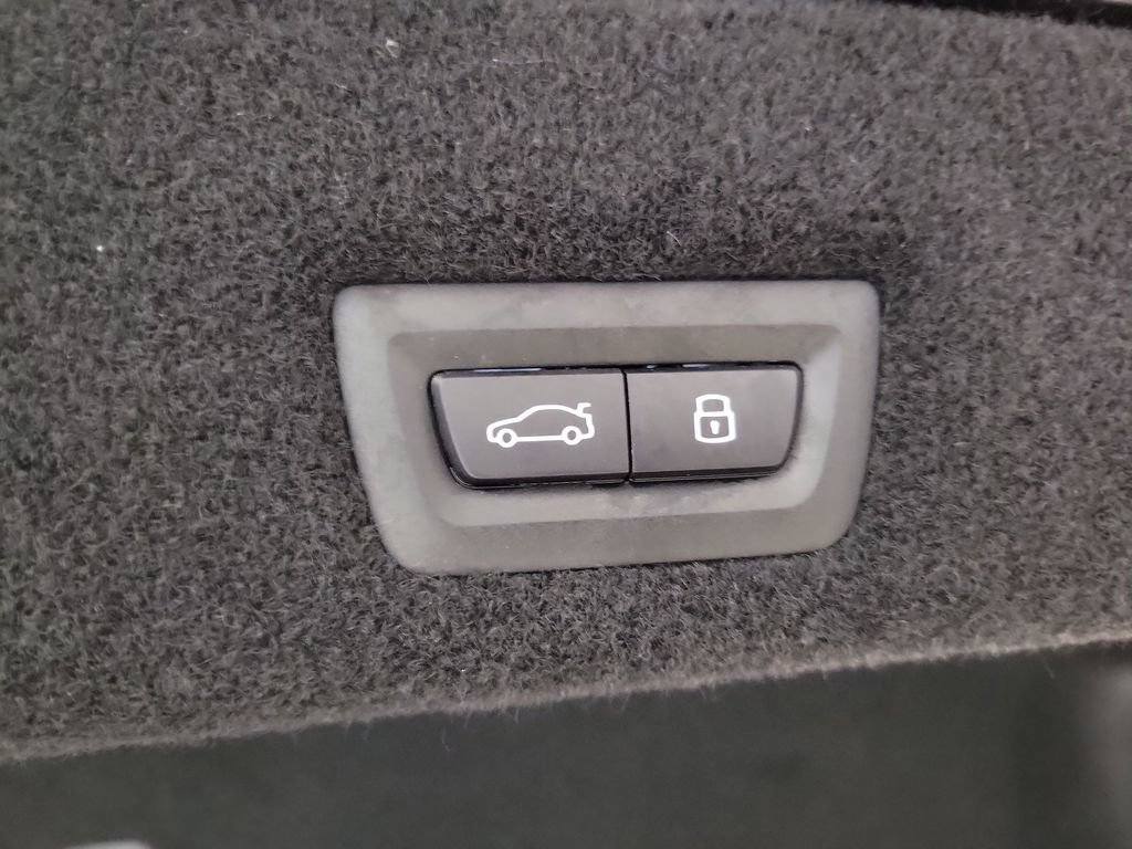 Used 2026 BMW 740i xDrive AWD/4WD image 24