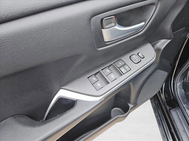 Used 2015 Toyota Camry SE image 14