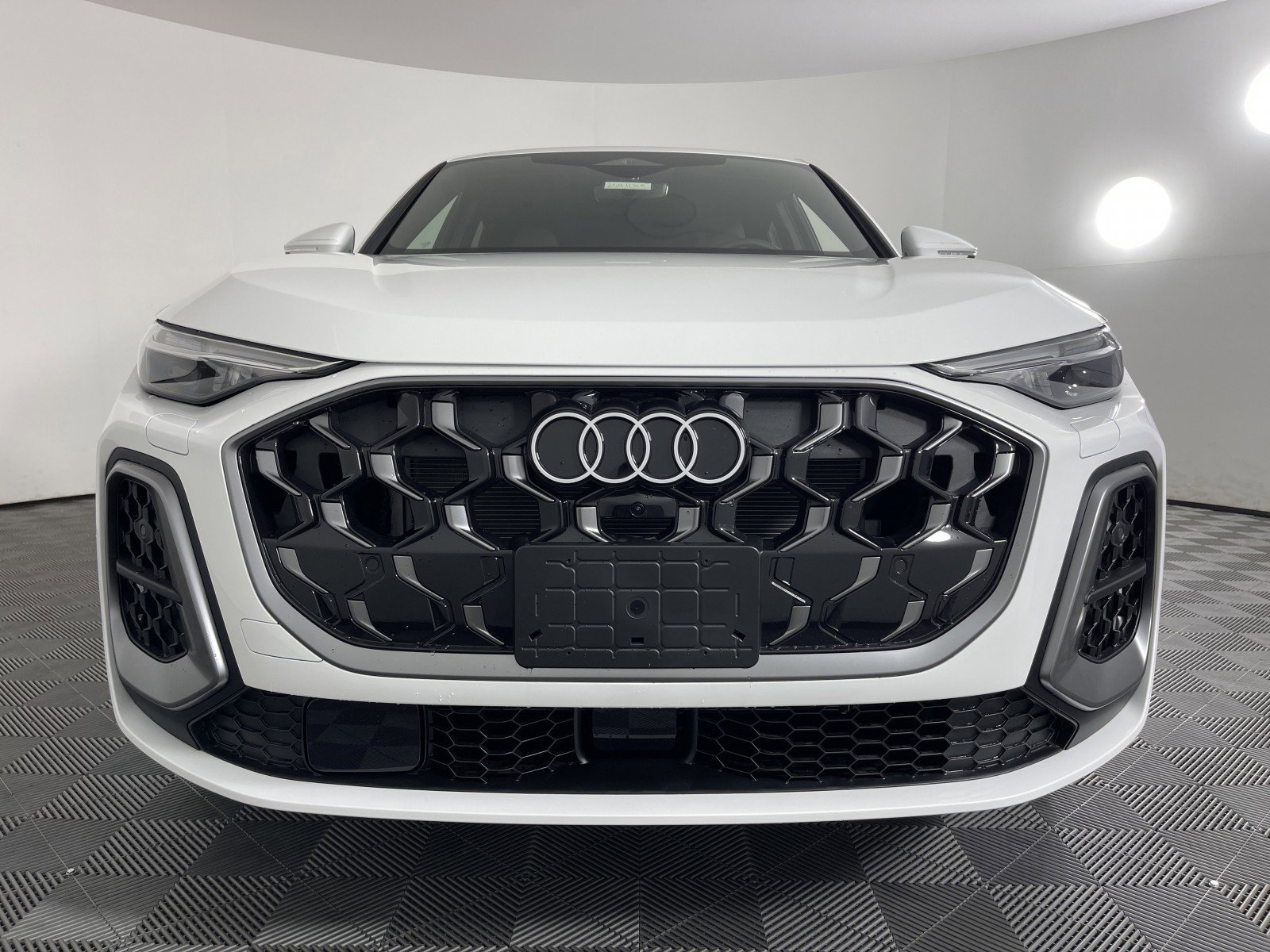 New 2025 Audi Q5 Premium Plus image 9
