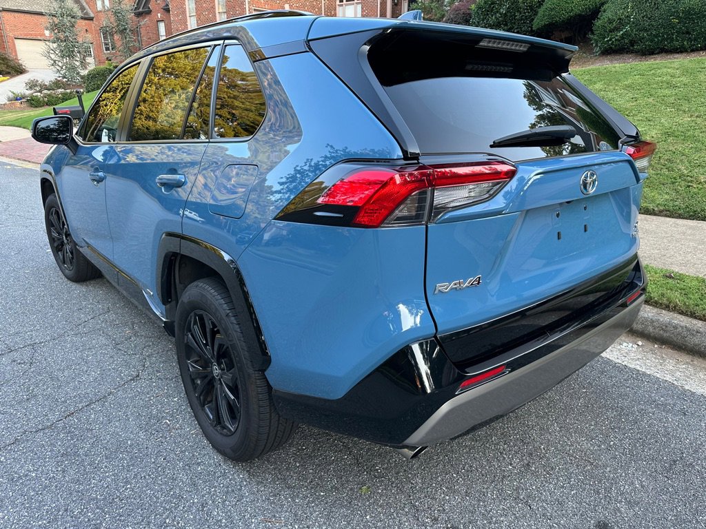 Used 2022 Toyota RAV4 SE image 9