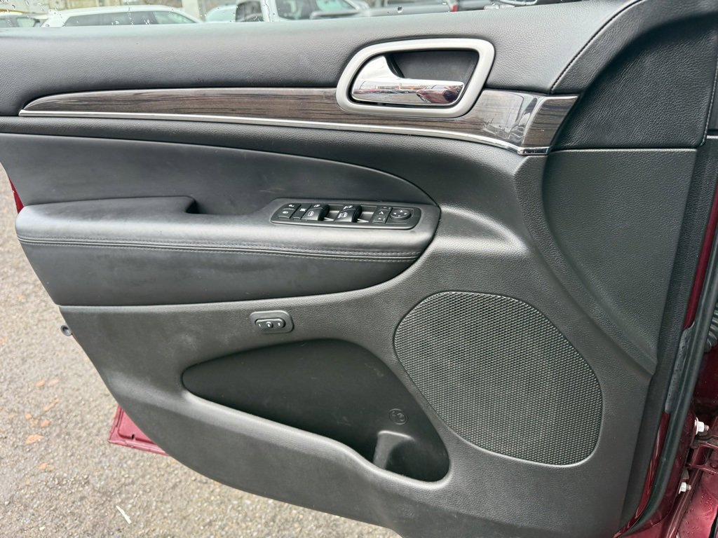 Used 2018 Jeep Grand Cherokee Overland image 29
