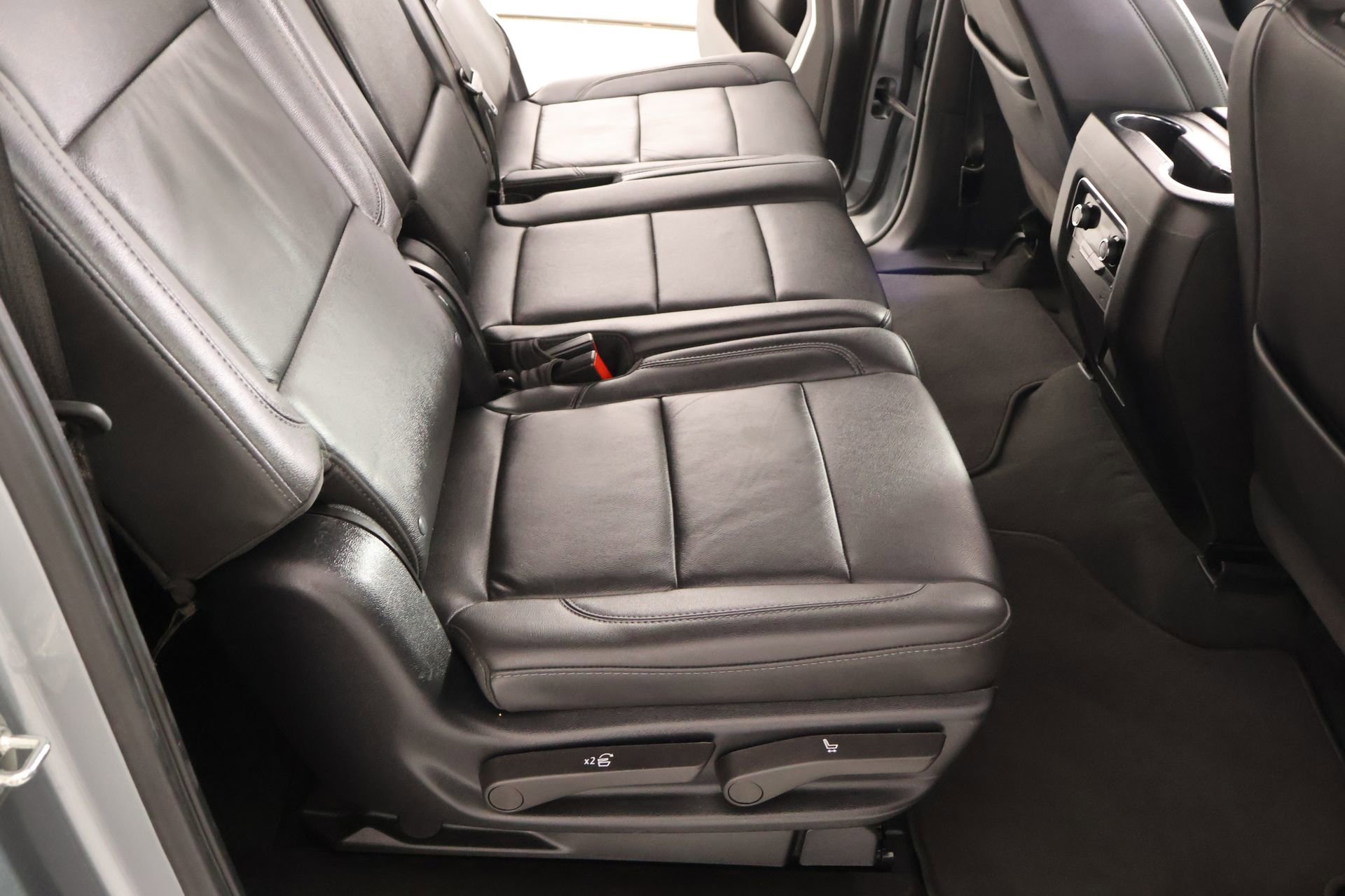 Used 2025 Chevrolet Suburban Z71 AWD/4WD image 15