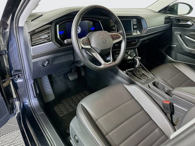 Used 2024 Volkswagen Jetta SE image 10