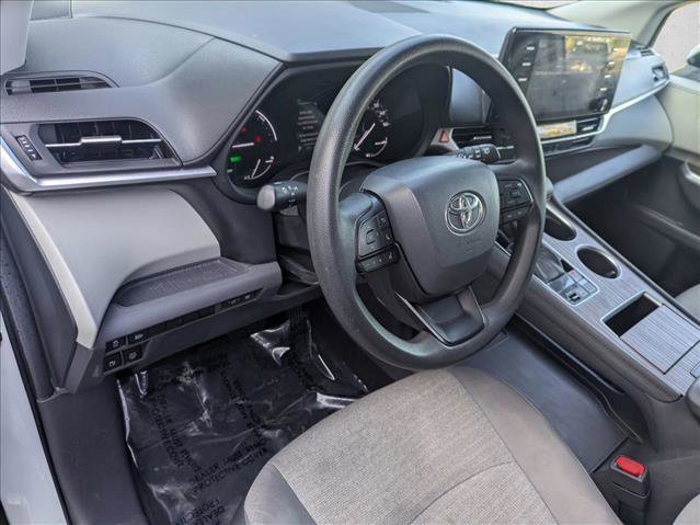 Used 2024 Toyota Sienna LE image 10