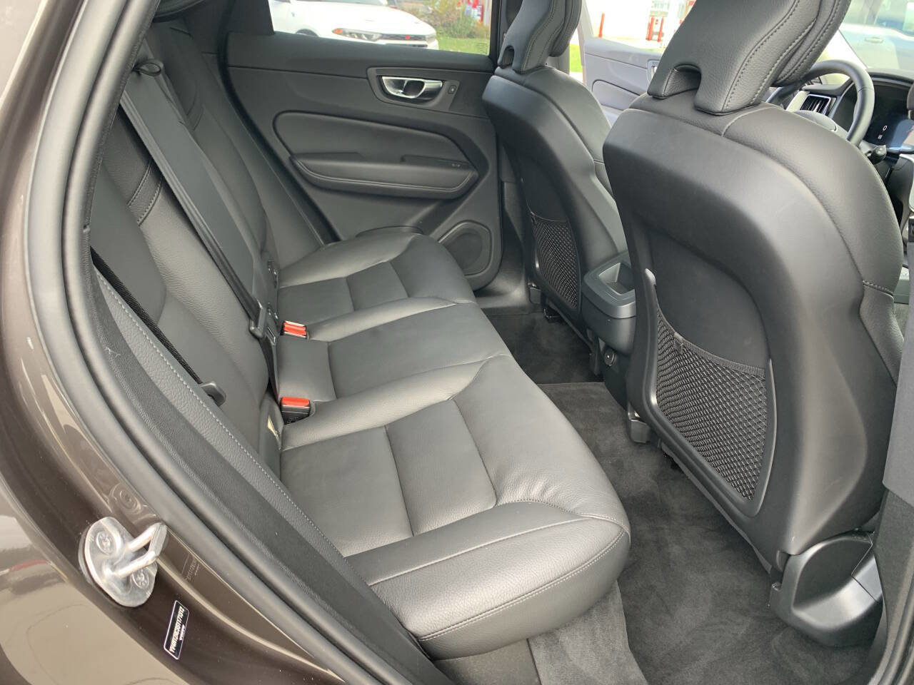 Used 2025 Volvo XC60 B5 Plus w/ Climate Package image 16