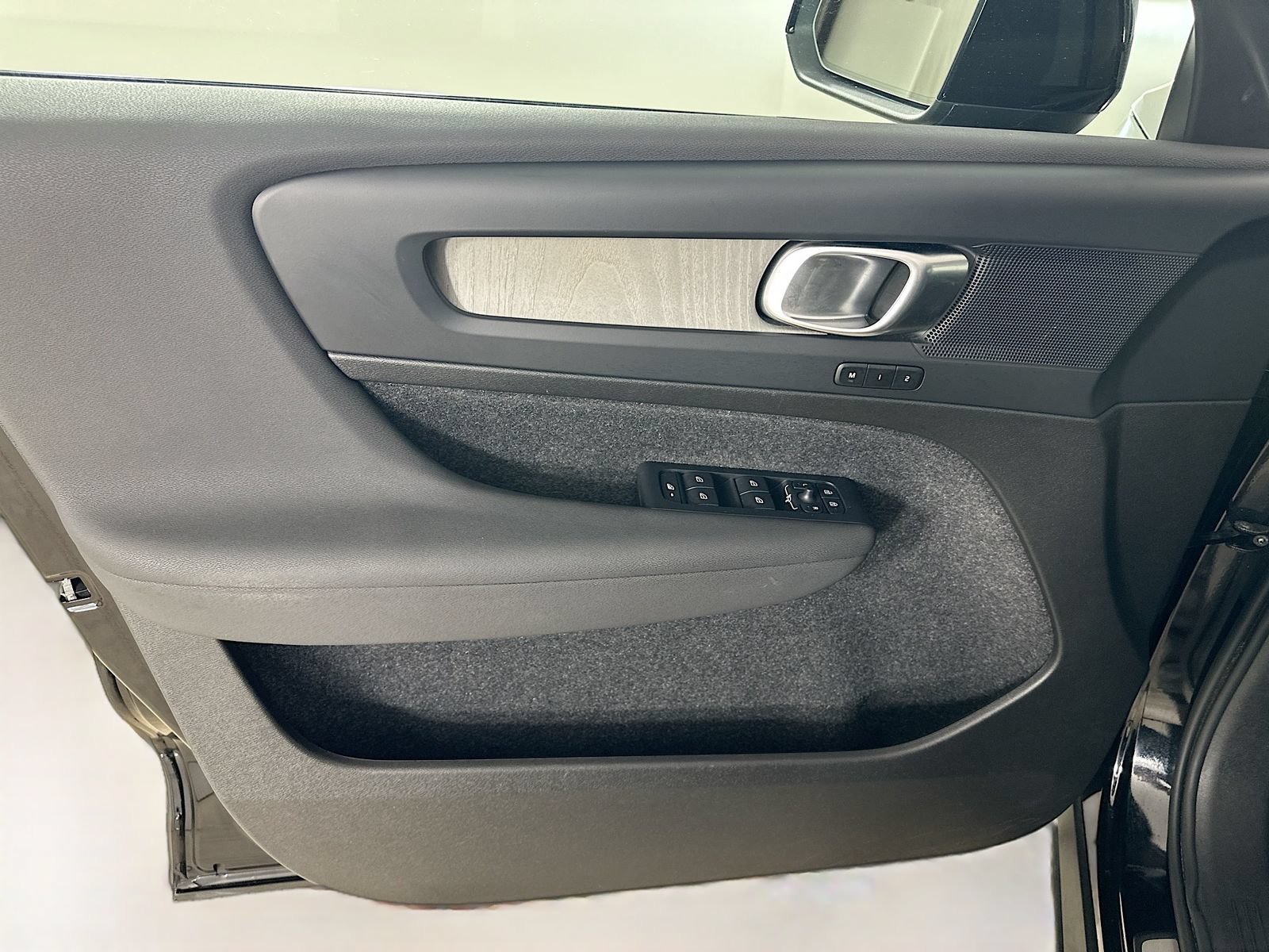 Used 2026 Volvo XC40 B5 Plus AWD/4WD image 16