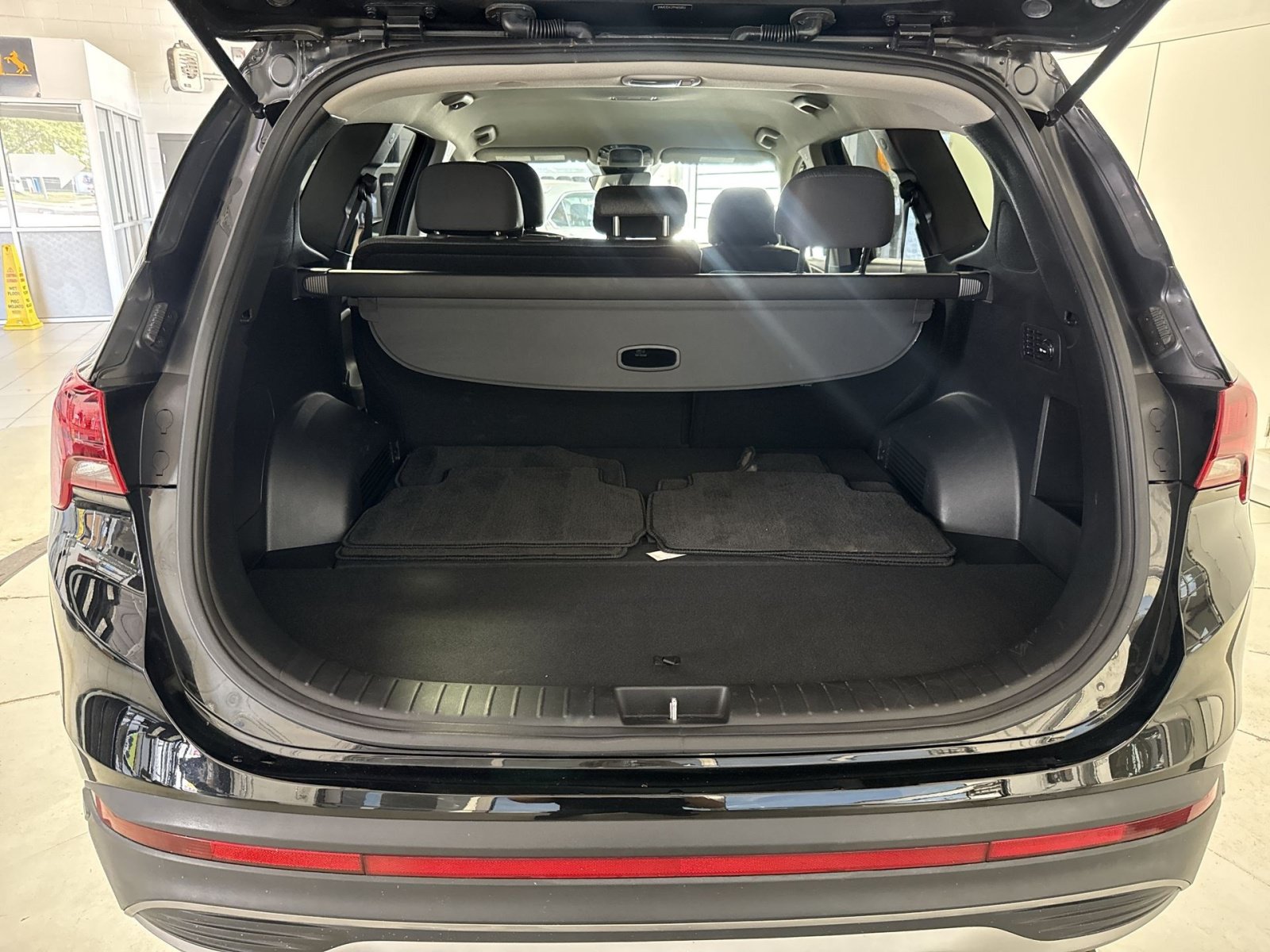 Used 2023 Hyundai Santa Fe SE AWD/4WD image 25