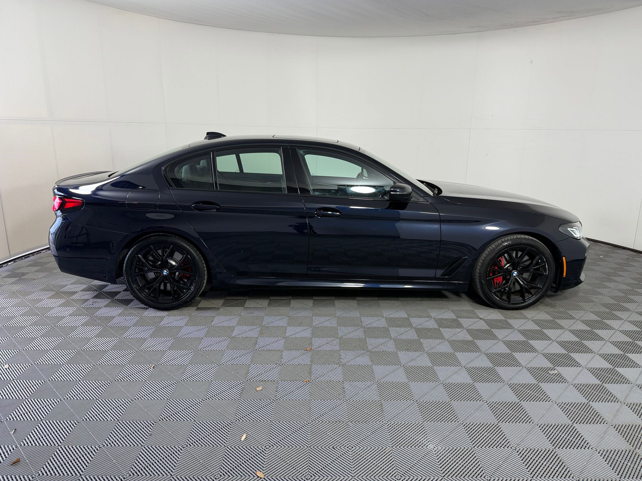 Used 2023 BMW 540i w/ M Sport Package RWD image 8