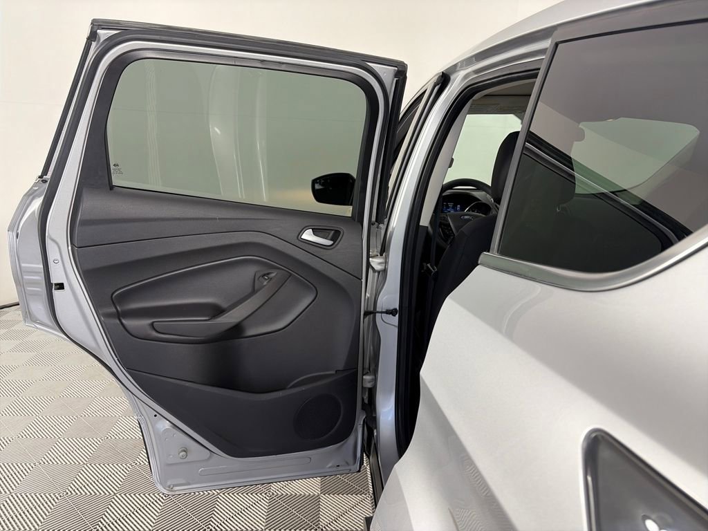 Used 2017 Ford Escape SE image 12