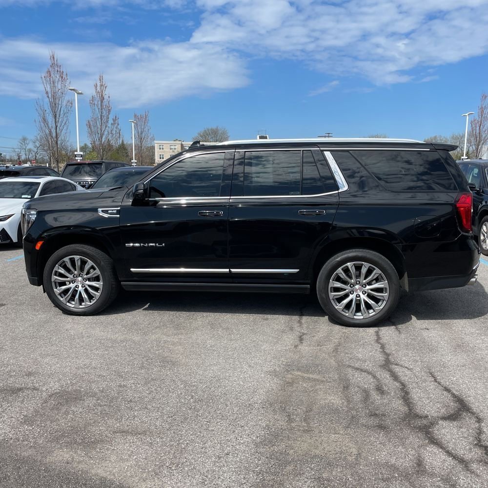 Used 2021 GMC Yukon Denali w/ Denali Premium Package AWD/4WD image 4