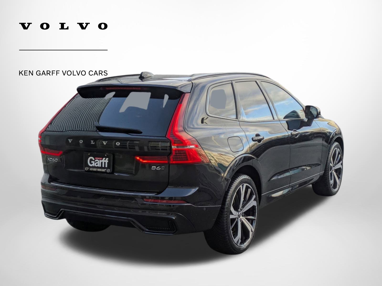 Certified 2023 Volvo XC60 B6 Ultimate w/ Protection Package Premier image 3