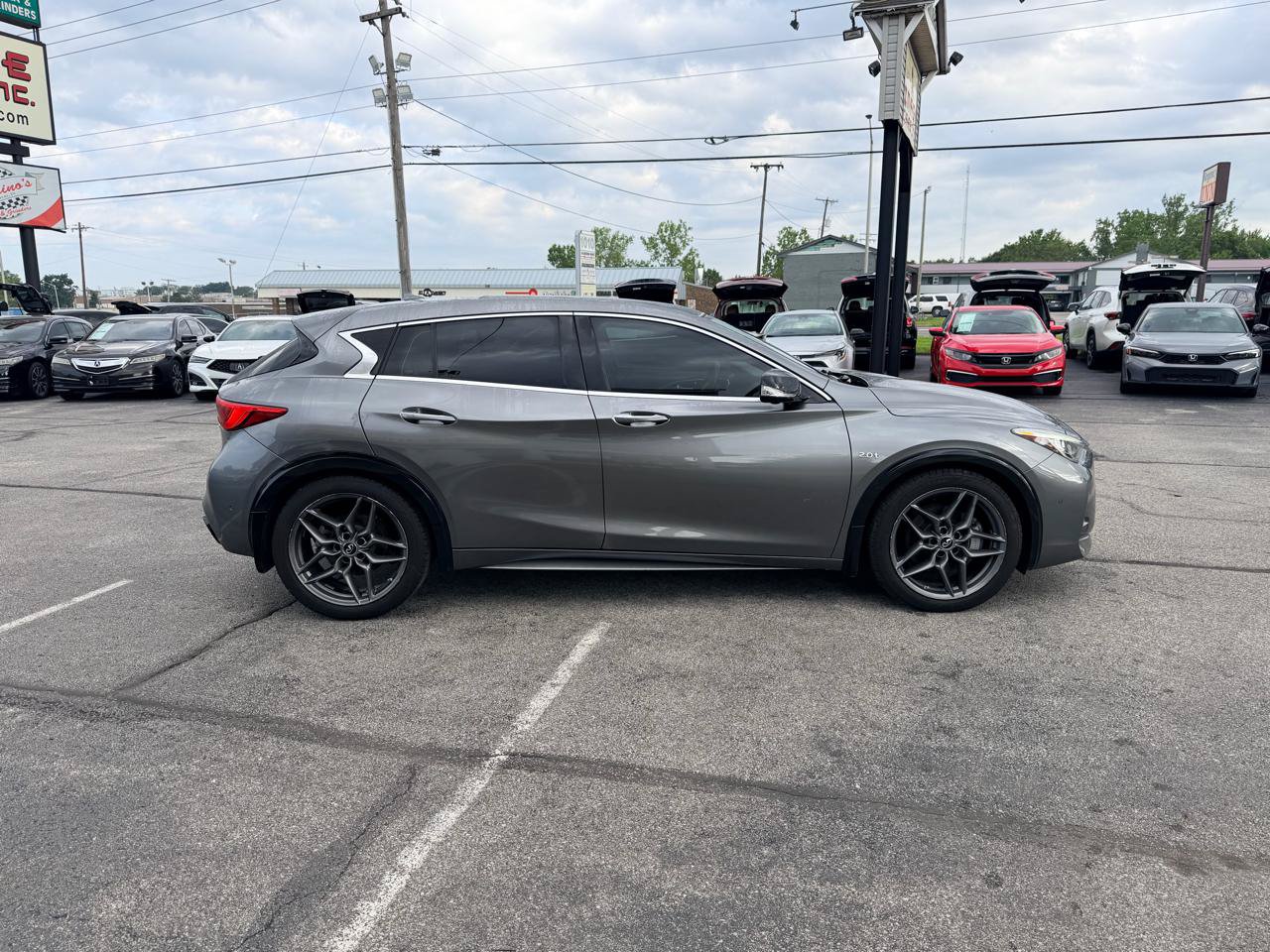 Used 2018 INFINITI QX30 Sport w/ Sport Leather Package FWD image 6