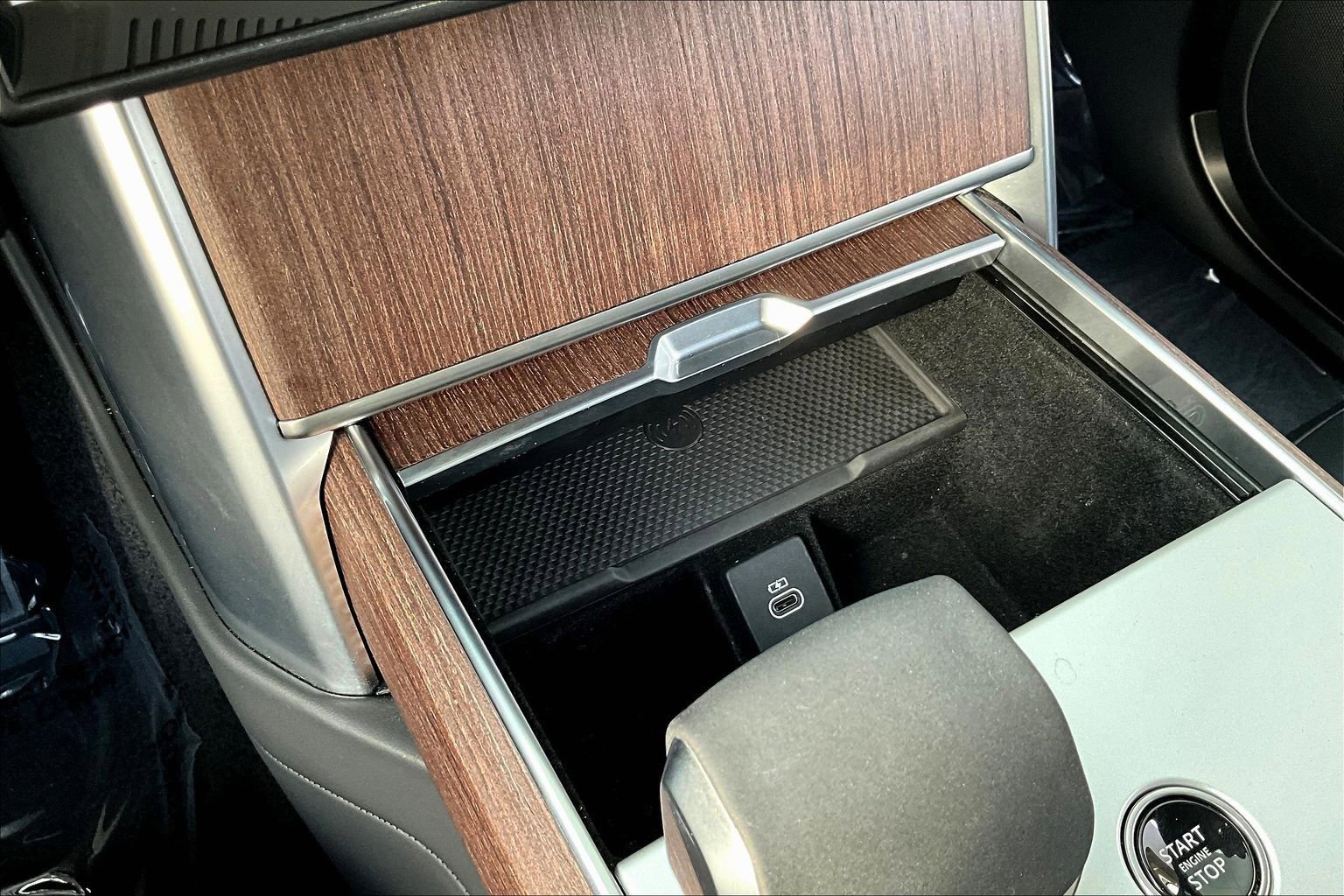 Certified 2025 Land Rover Range Rover Long Wheelbase SE image 33