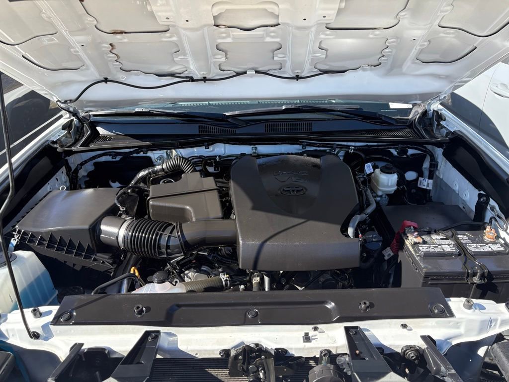 Certified 2022 Toyota Tacoma SR5 w/ Technology Package image 27
