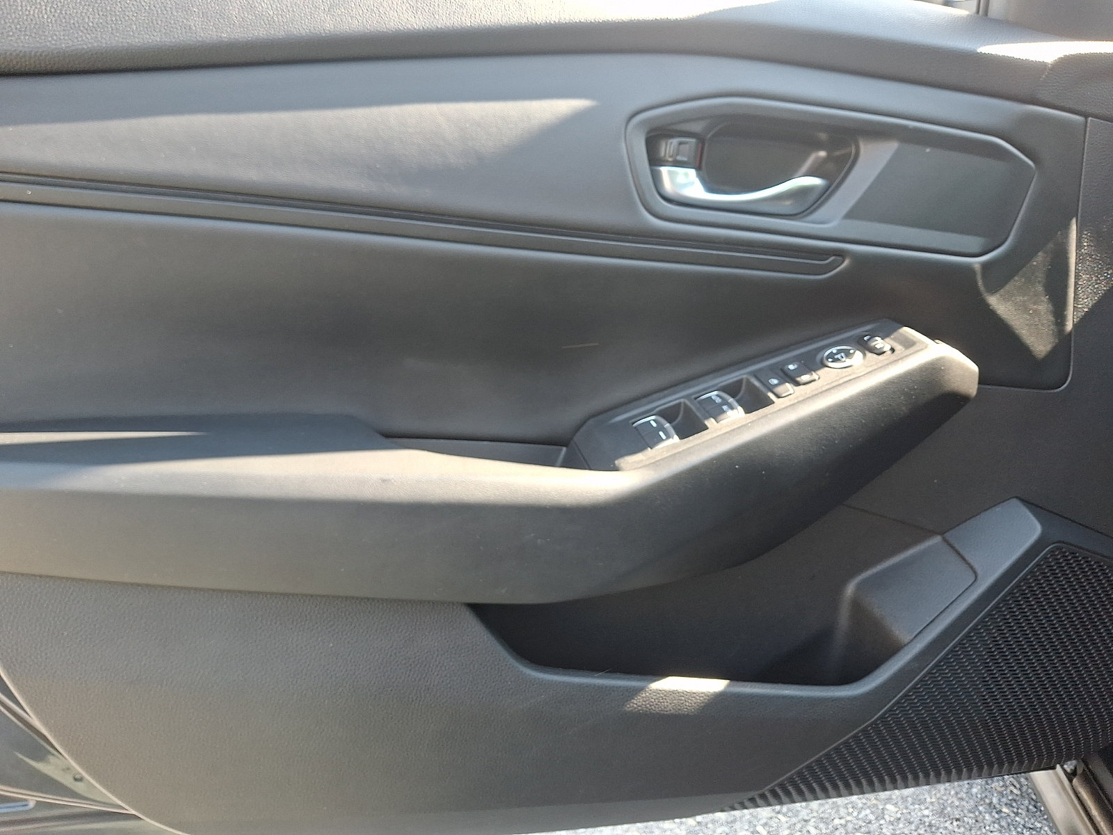 Used 2023 Honda Accord EX image 12
