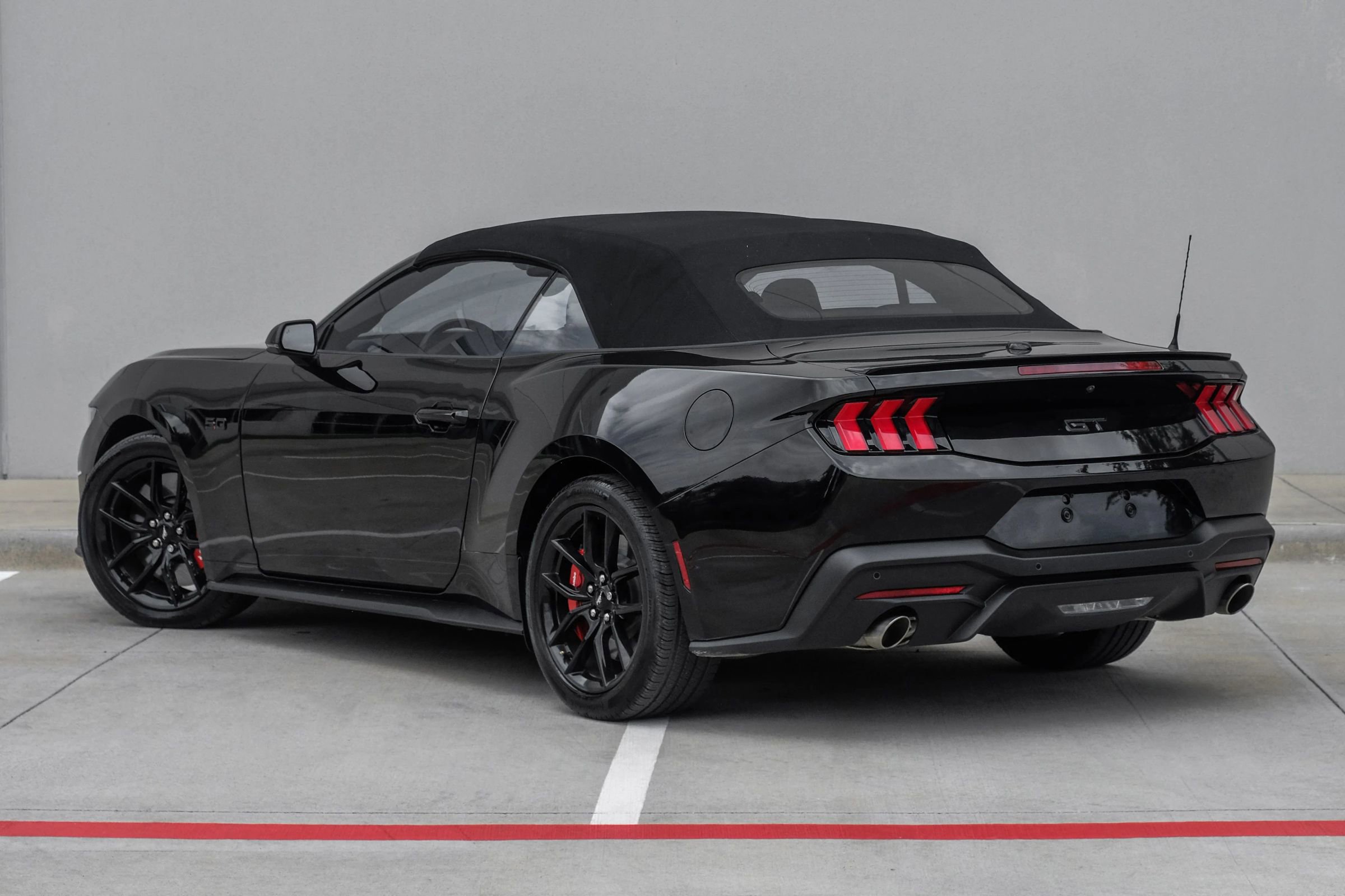 Used 2025 Ford Mustang GT Premium RWD image 9