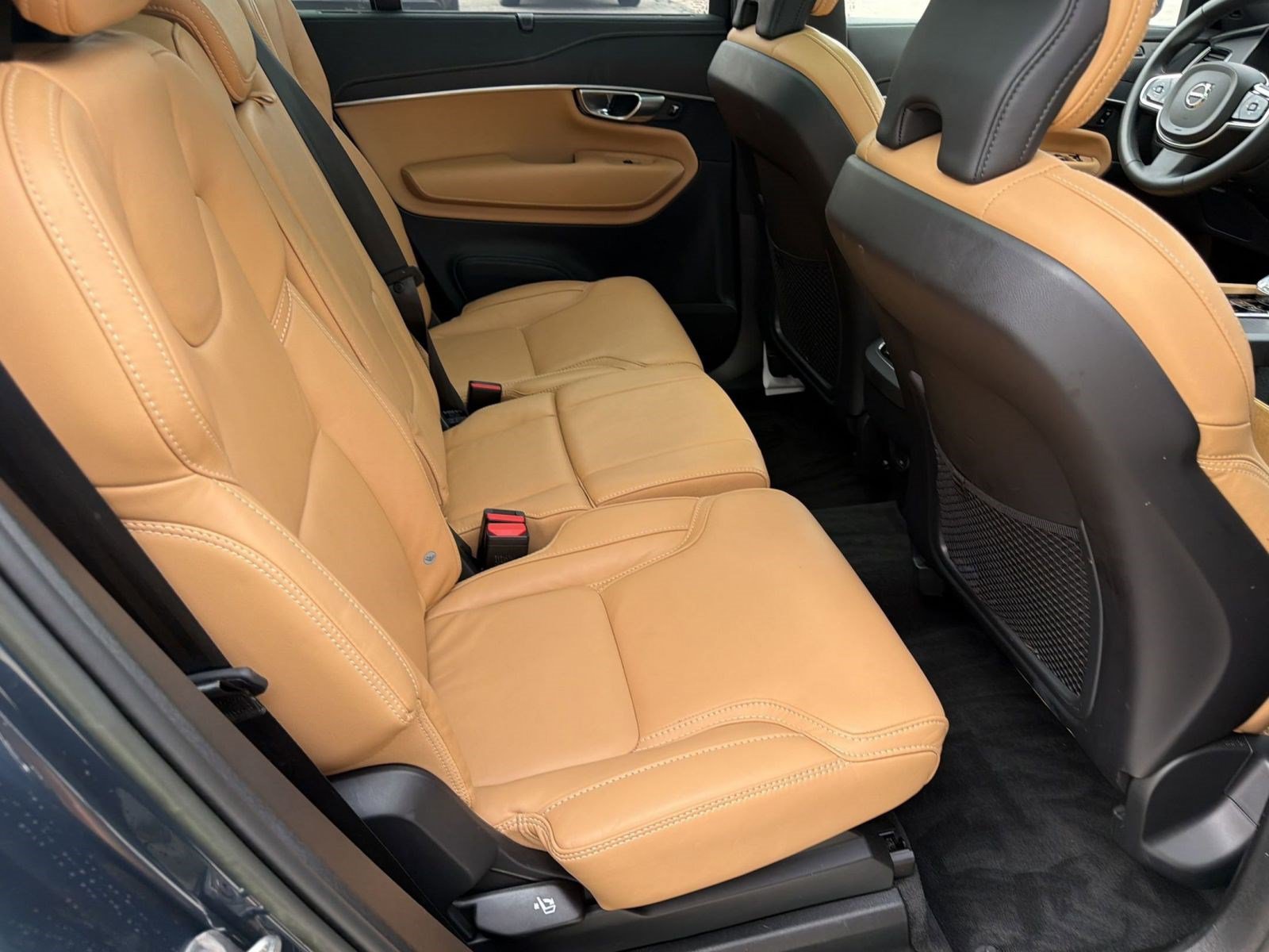 Certified 2023 Volvo XC90 B6 Ultimate w/ Protection Package Premier AWD/4WD image 29