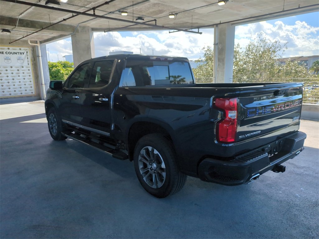 Used 2023 Chevrolet Silverado 1500 High Country w/ Technology Package image 7