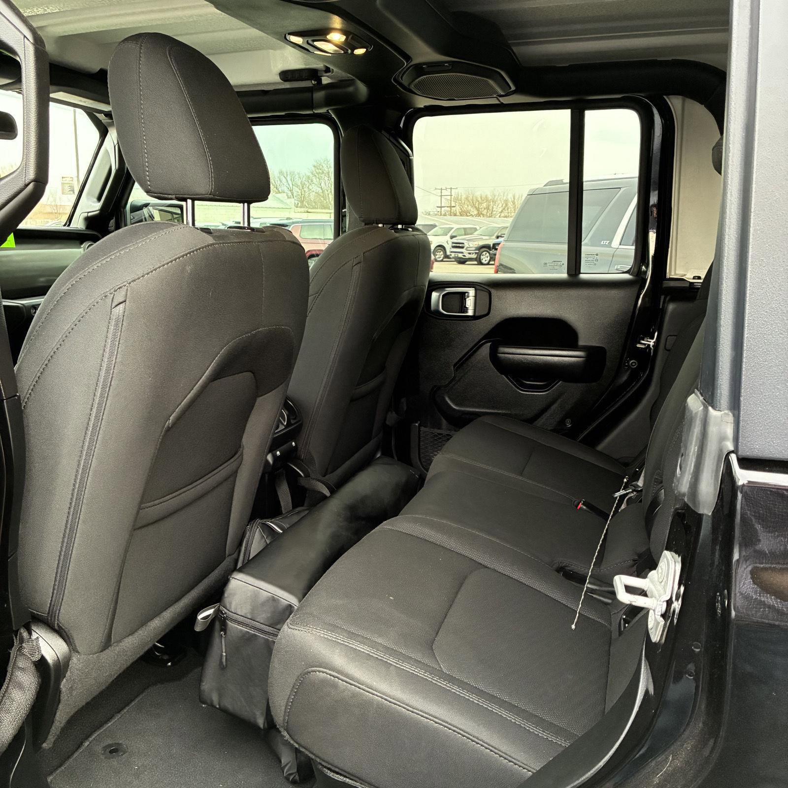 Used 2021 Jeep Gladiator Sport image 11