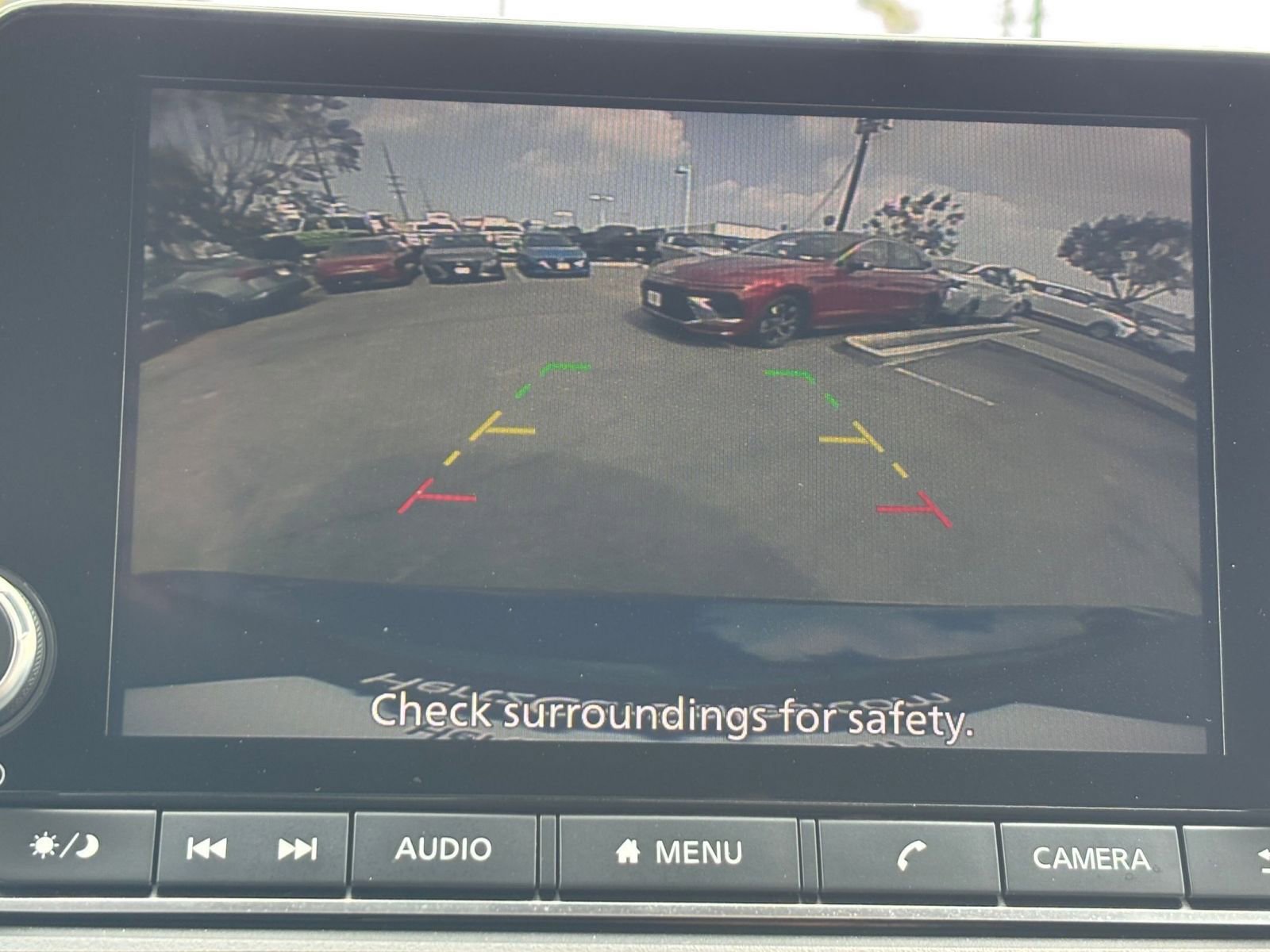 Used 2025 Nissan Rogue SV FWD image 24