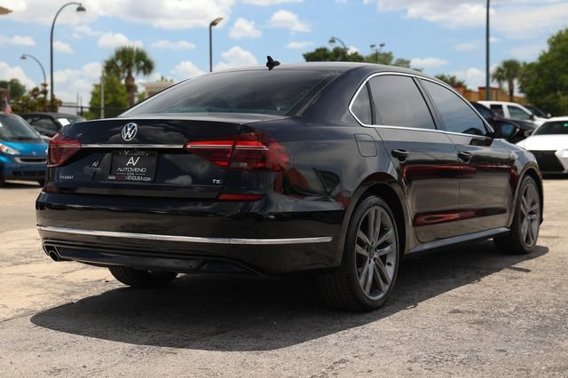 Used 2017 Volkswagen Passat 1.8T R-Line FWD image 14