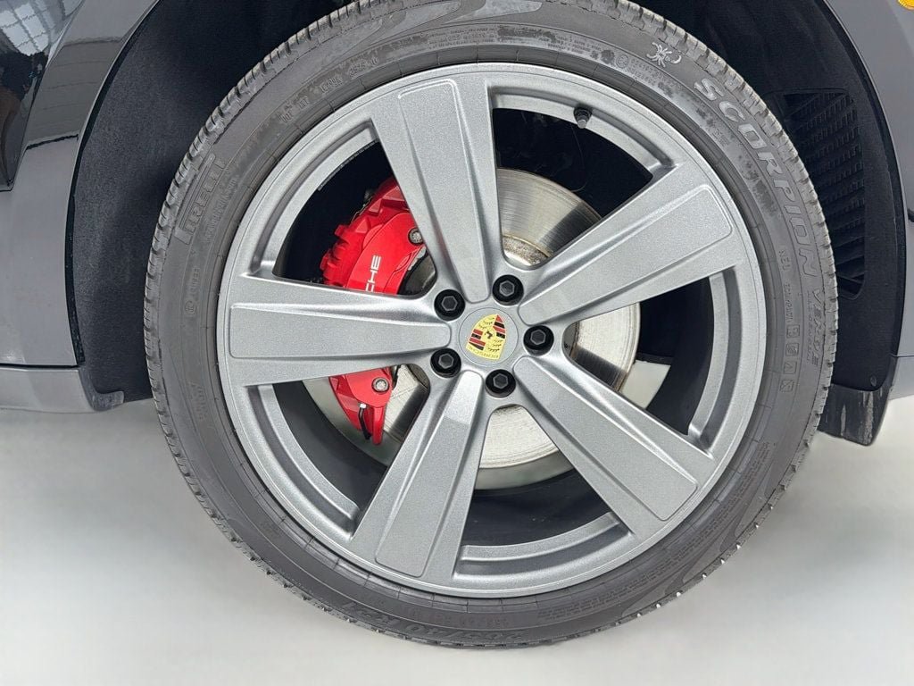 Certified 2026 Porsche Macan S AWD/4WD image 12