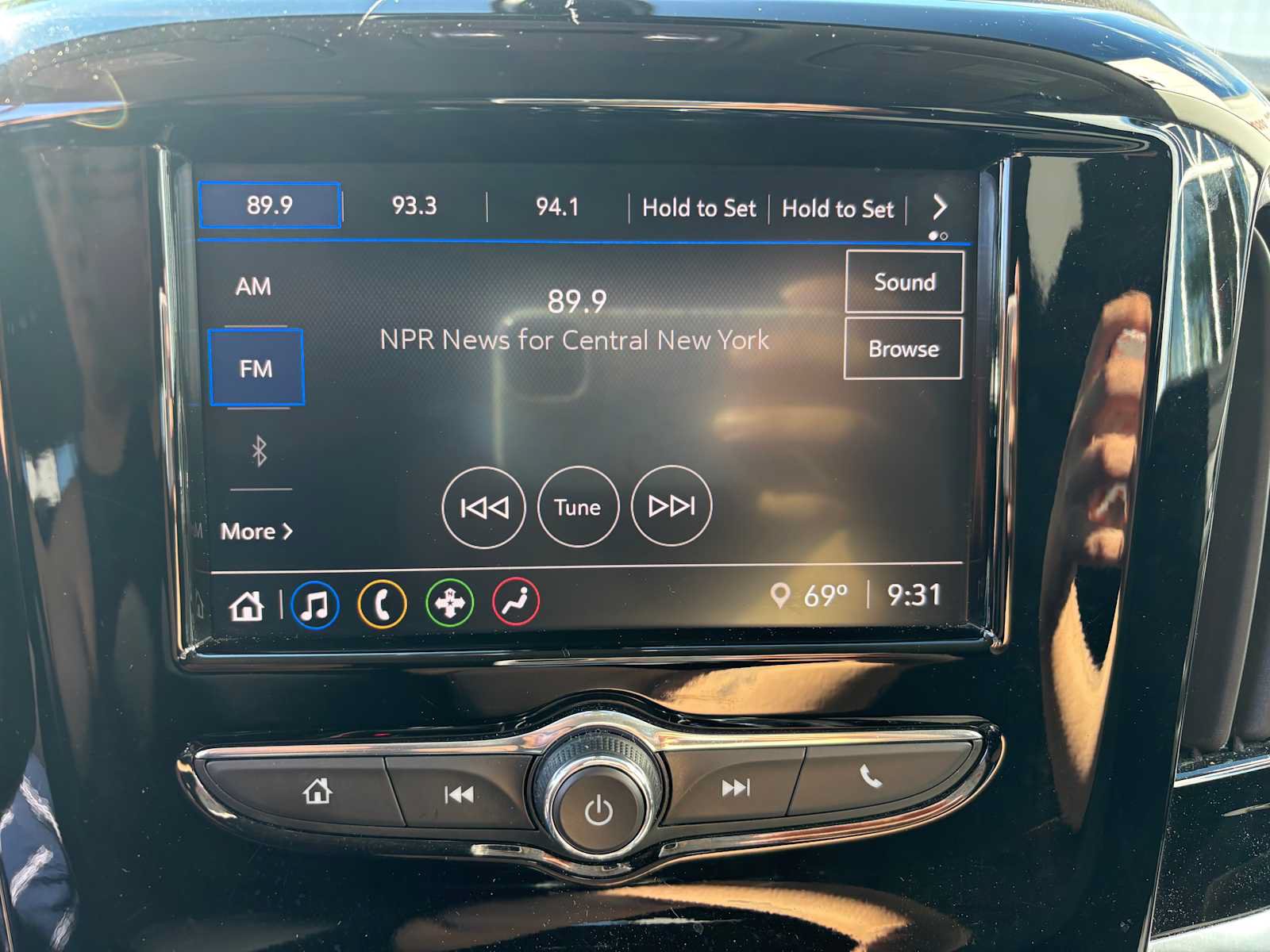 Used 2021 Chevrolet Traverse LS AWD/4WD image 28