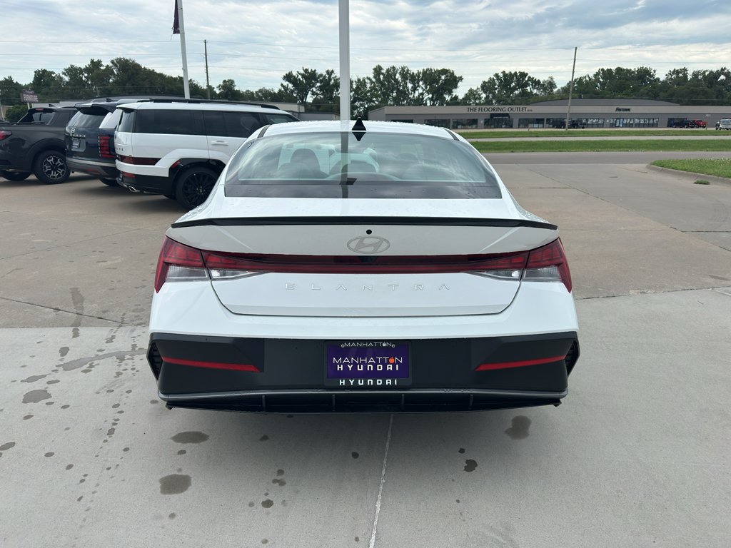 New 2026 Hyundai Elantra SEL Sport Premium FWD image 9