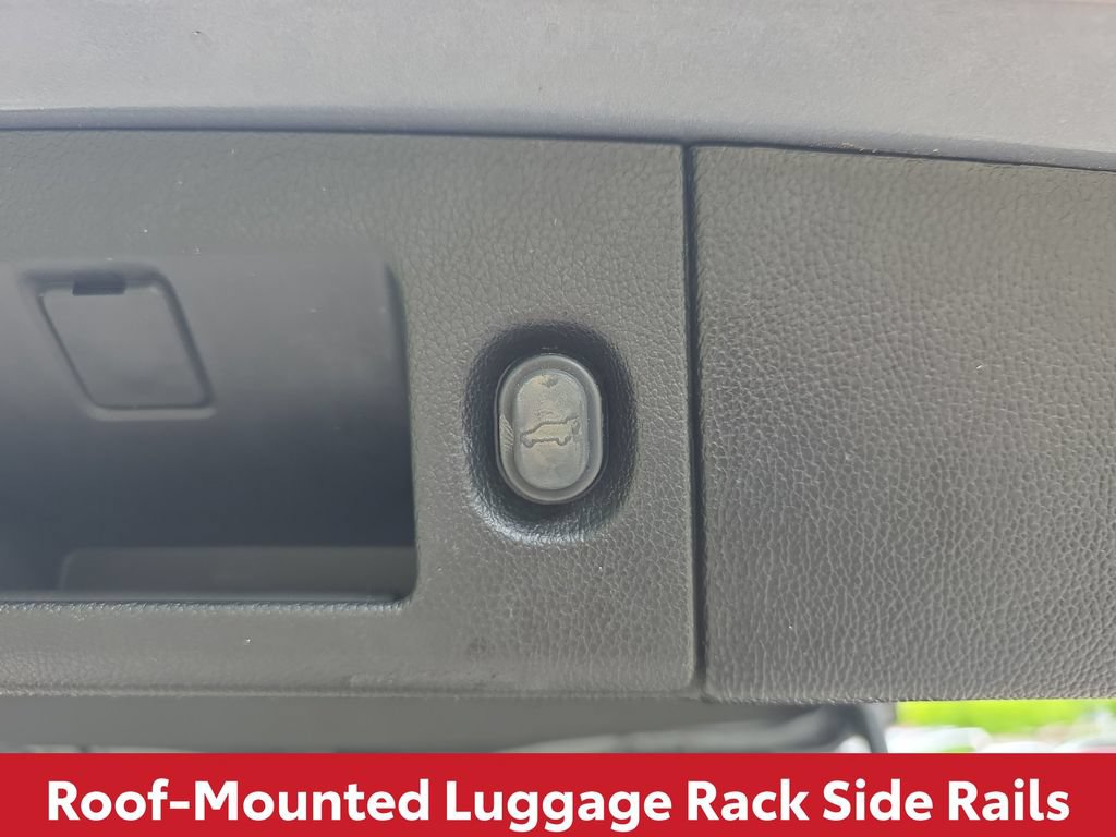 Used 2019 Chevrolet Suburban LT RWD image 40