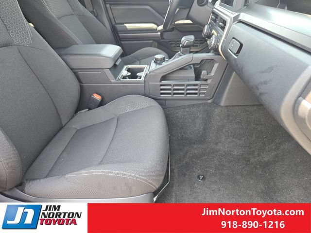 Used 2025 Toyota 4Runner SR5 AWD/4WD image 15