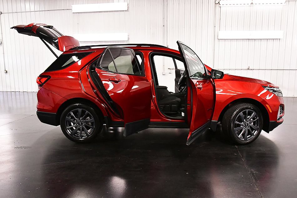 Used 2024 Chevrolet Equinox RS AWD/4WD image 31