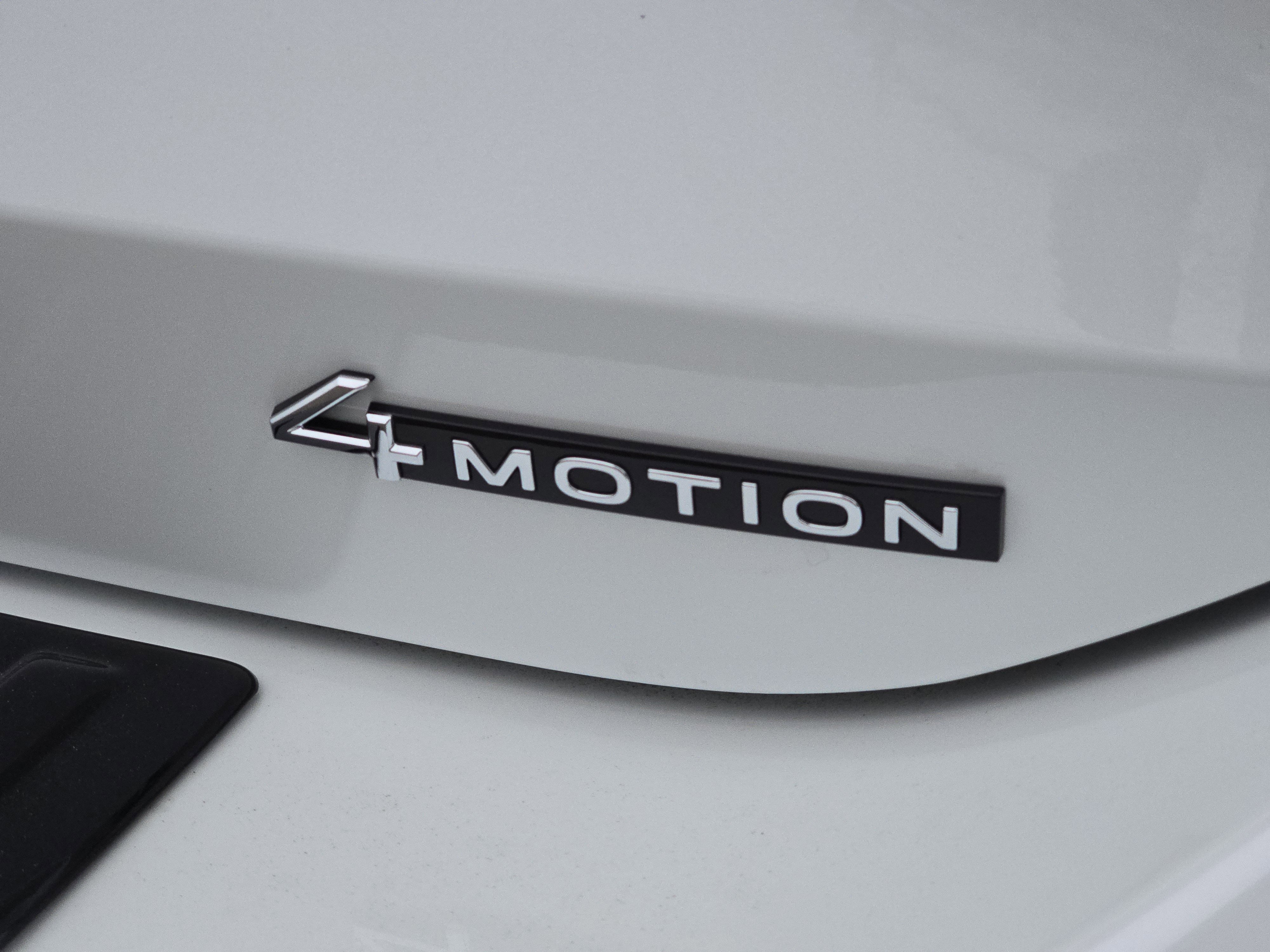 New 2026 Volkswagen Tiguan SE R-Line image 14