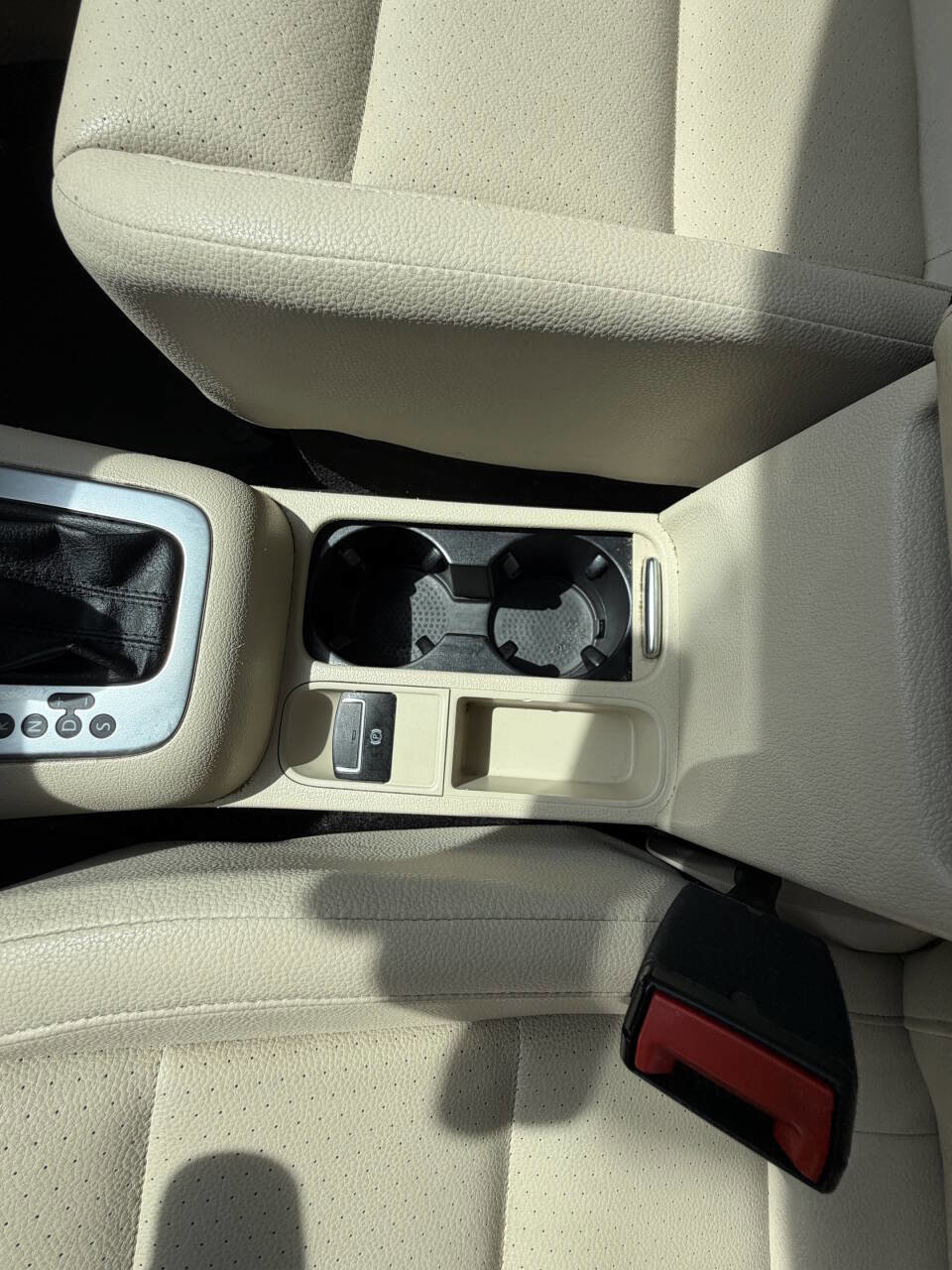 Used 2015 Volkswagen Tiguan SEL image 37